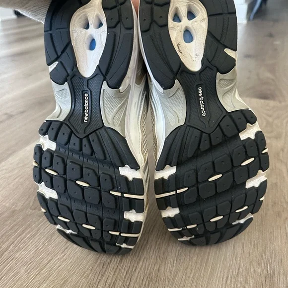 New Balance shoes - Picture 5 of 8